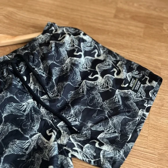 WESC SHORTS (s) - Picture 4 of 7